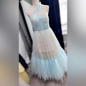 Size 4 Baby Blue Prom Dress Light blue prom/special event dress